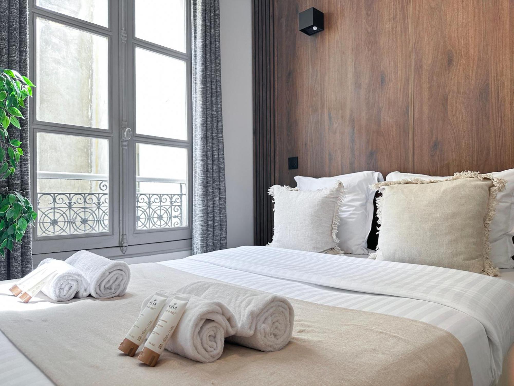 Апартаменты Unique Flat Near Louvre & Palais Royal Париж Экстерьер фото